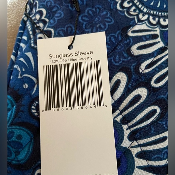Vera Bradley NWT Blue Tapestry Sunglass Sleeve - Picture 1 of 2